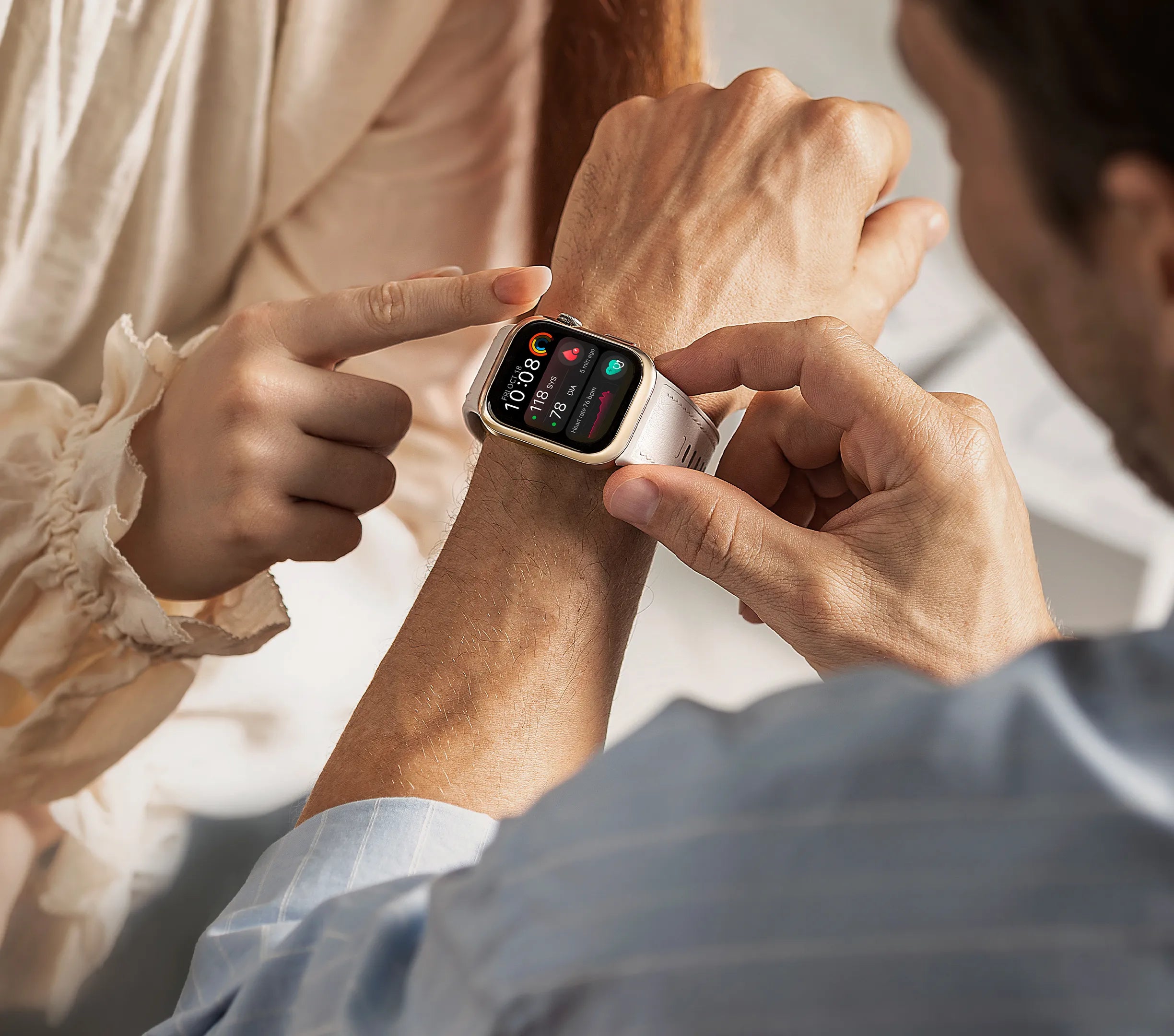 Huawei Watch D2 smartwatch in a social lifestyle setting, people using smartwatches.